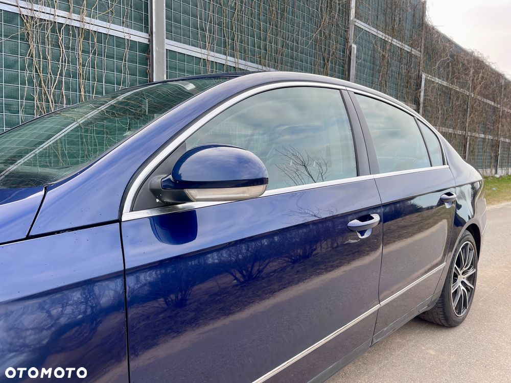 Volkswagen Passat 2.0 TDI Comfortline - 17
