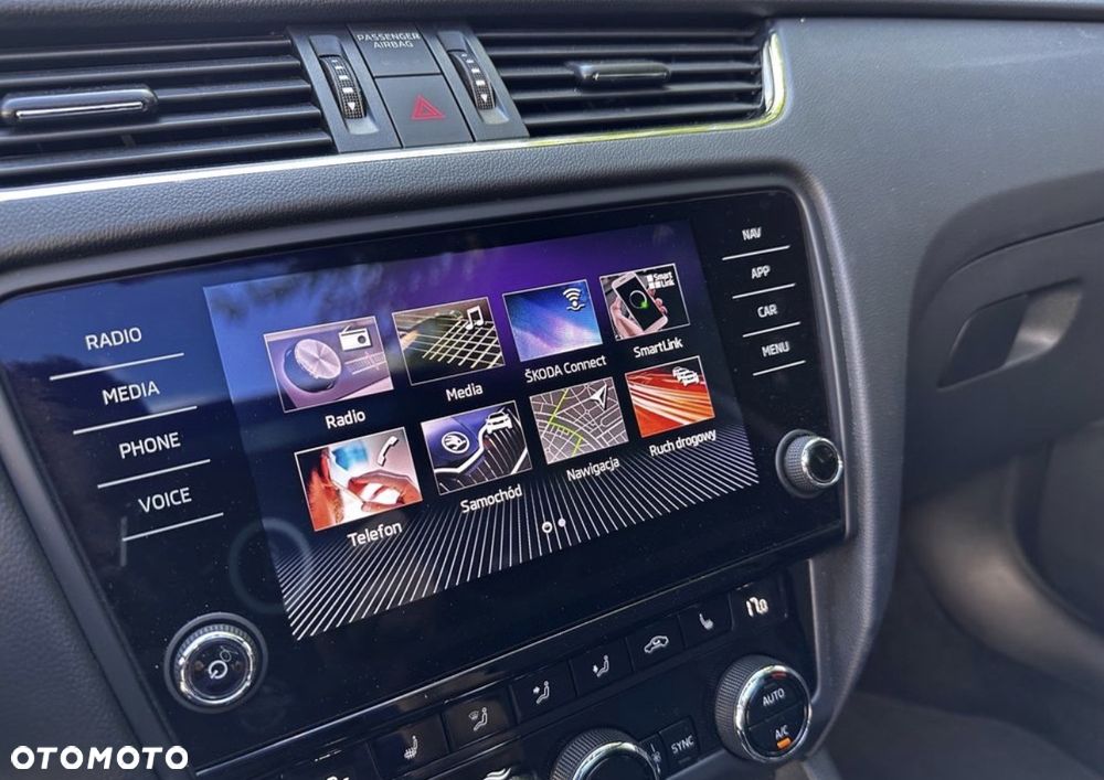 Skoda Octavia 2.0 TSI RS Challenge 245 DSG - 25