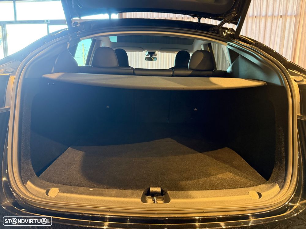 Tesla Model Y Performance Dual Motor AWD - 33