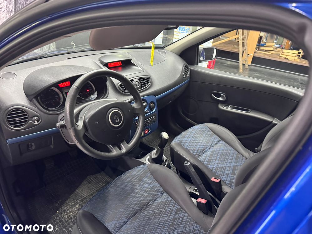 Renault Clio 1.2 16V Authentique - 12