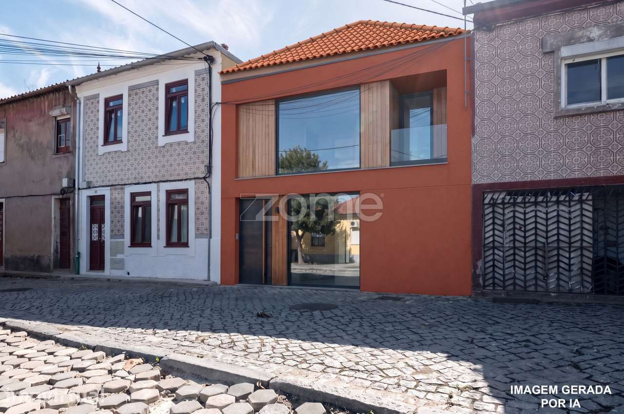 Moradia para reconstrução, junto ao Cais de Gaia. - Grande imagem: 2/23