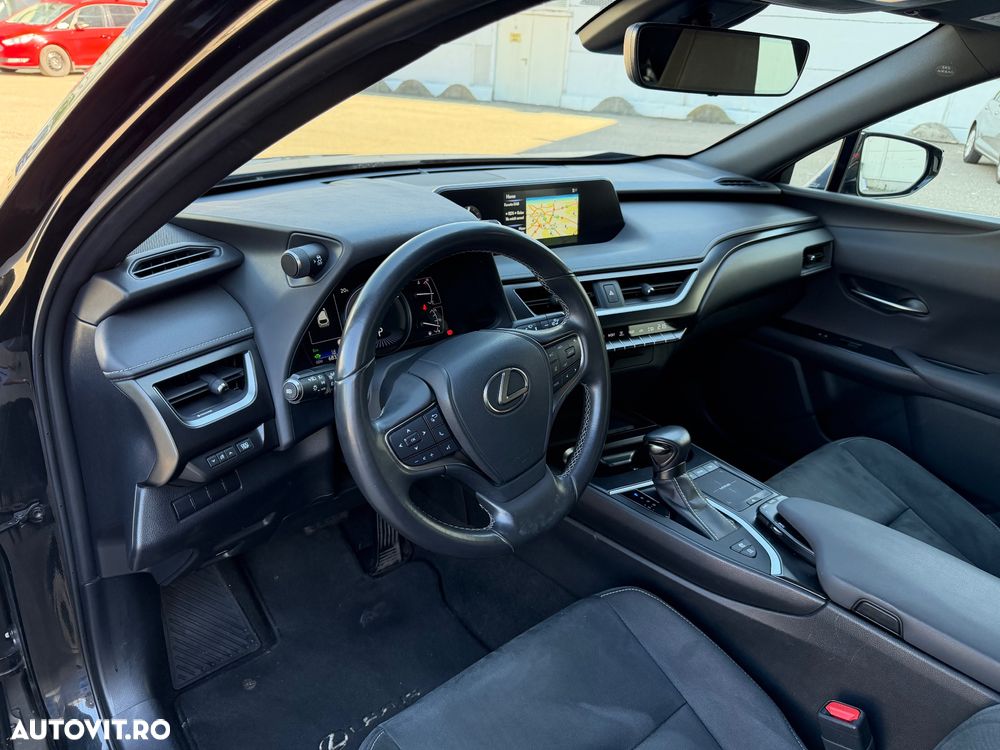 Lexus UX 250h Business Edition - 9