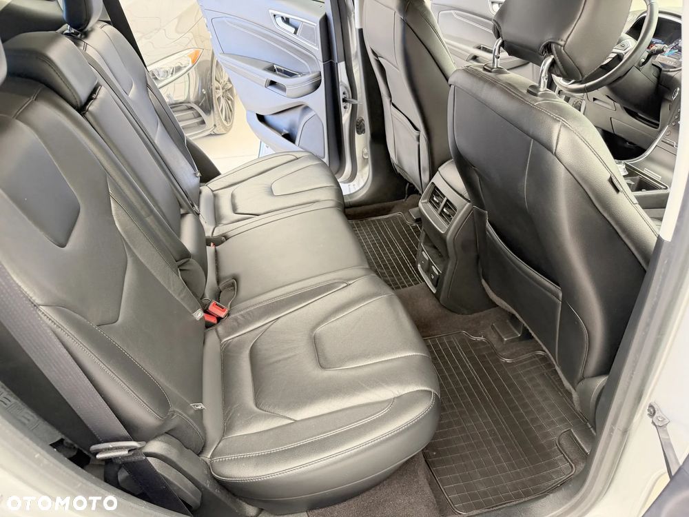 Ford Edge - 8