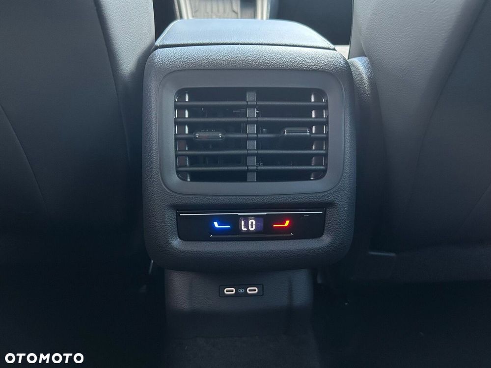 Volkswagen T-Roc - 26