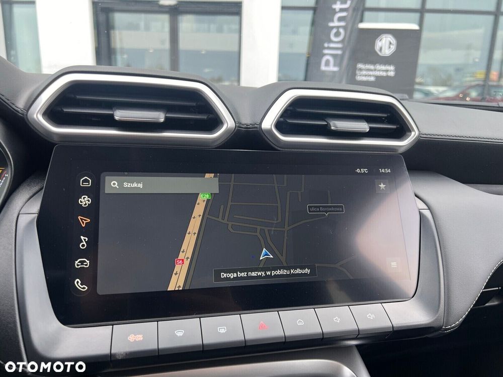 MG ZS Hybrid+ - 24