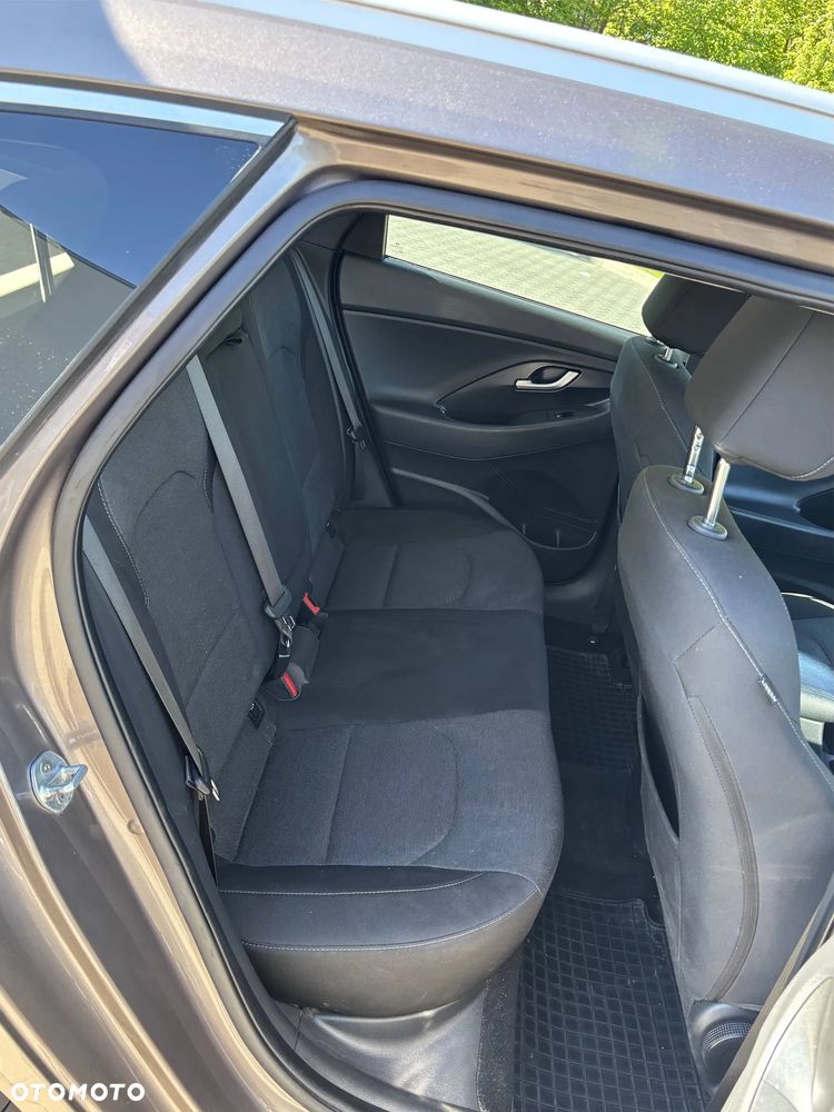 Hyundai i30 ver-1-5-t--gdi-48v-comfort-dct - 25