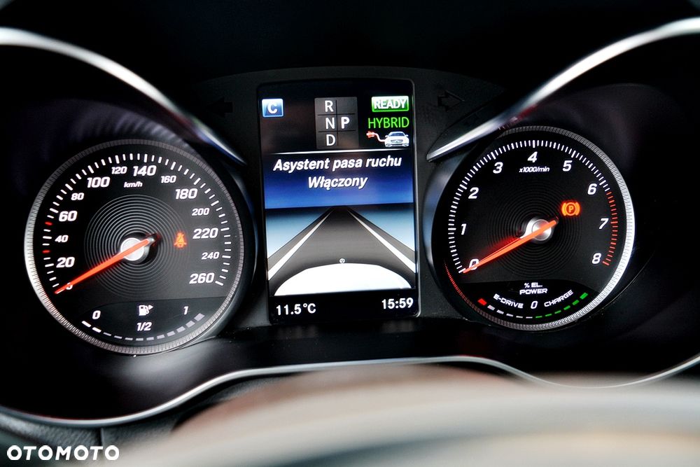 Mercedes-Benz GLC - 29