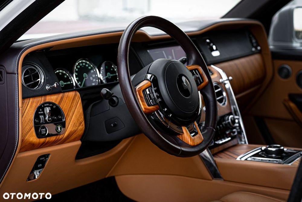 Rolls-Royce Cullinan - 11