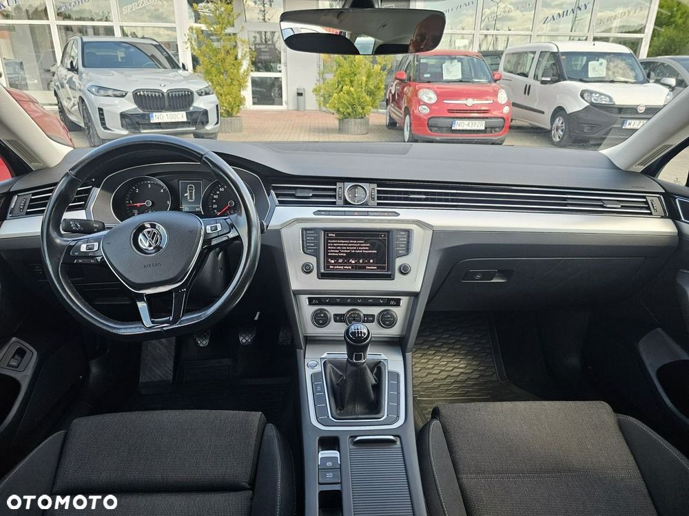 Volkswagen Passat - 13