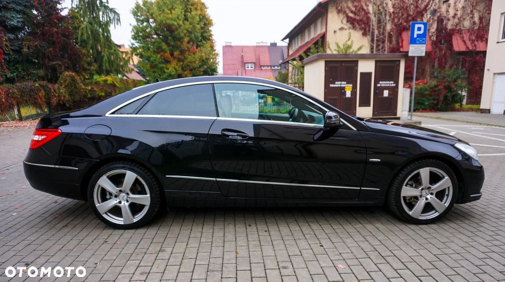 Mercedes-Benz Klasa E 250 BlueEFFICIENCY 7G-TRONIC Avantgarde - 18