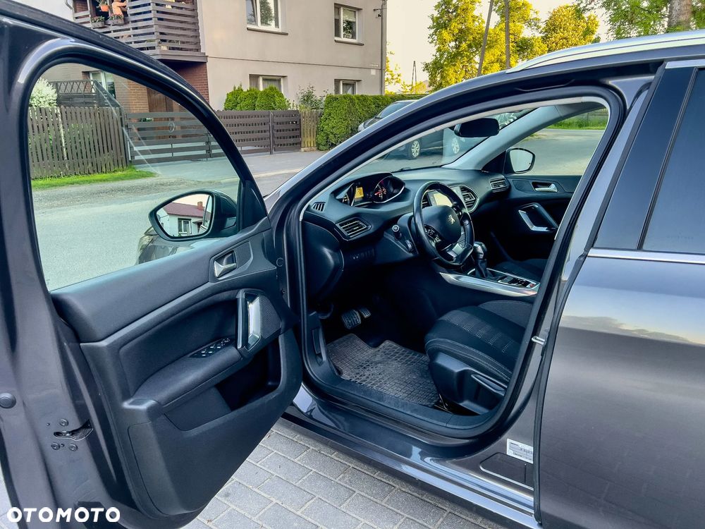 Peugeot 308 BlueHDi 150 EAT6 Stop & Start Business-Line - 25