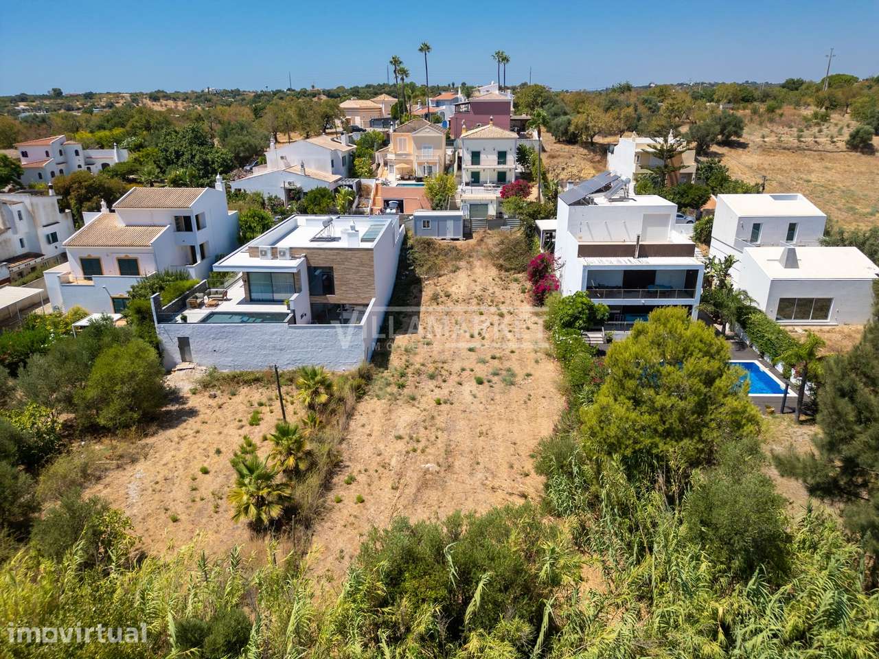 Lote de terreno com 494 m2 para construção de uma moradia V3 Geminada - Grande imagem: 3/28