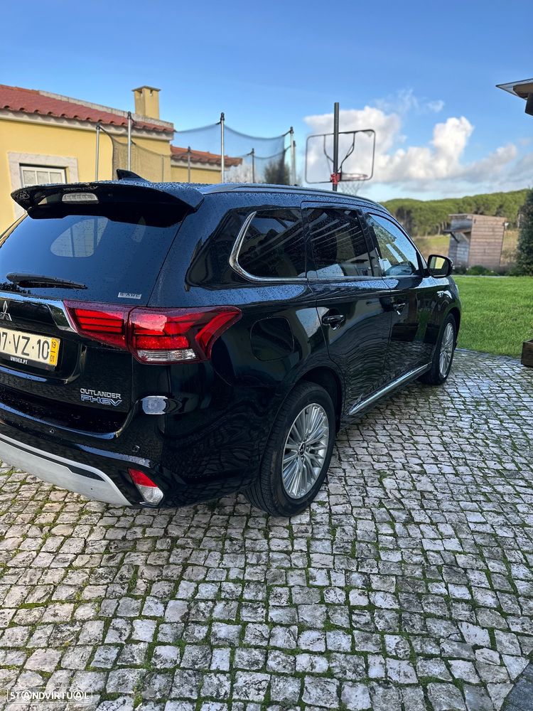 Mitsubishi Outlander 2.4 PHEV Intense - 3