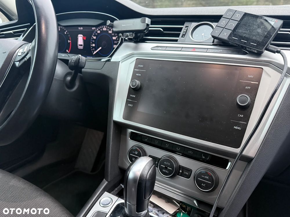 Volkswagen Passat Variant 2.0 TDI BMT Comfortline DSG - 13