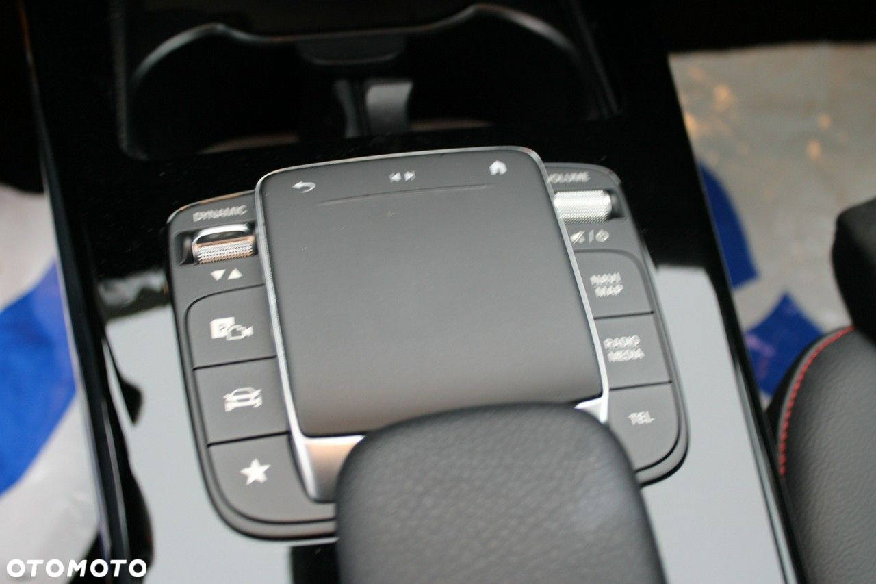 Mercedes-Benz CLA - 25