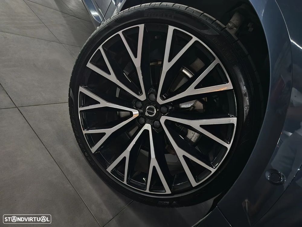 Volvo XC 60 2.0 T8 PHEV R-Design AWD - 4