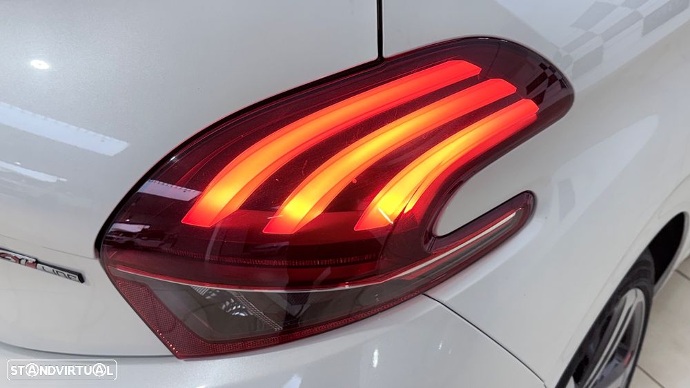 Peugeot 208 1.2 PureTech GT Line - 40