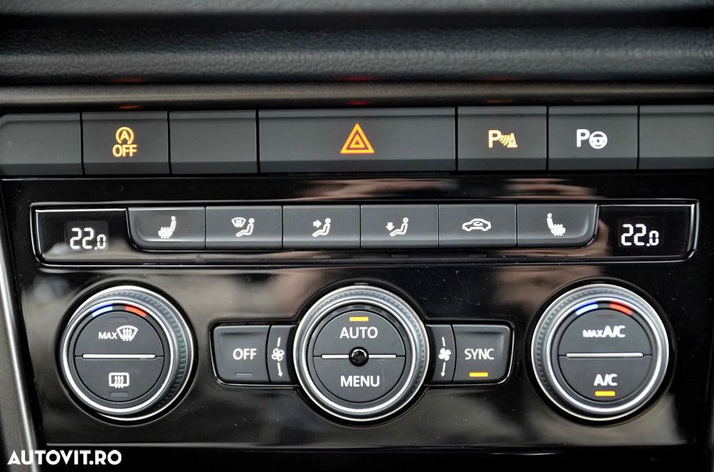 Volkswagen T-Roc - 19