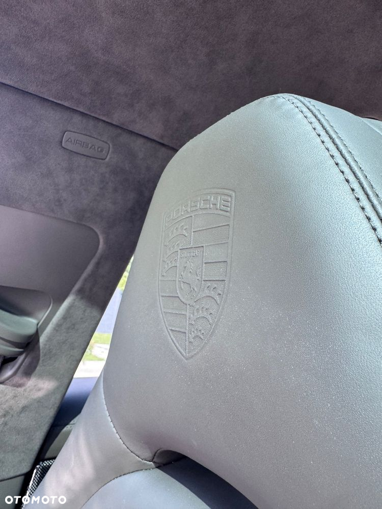 Porsche Panamera Turbo Sport Turismo - 12