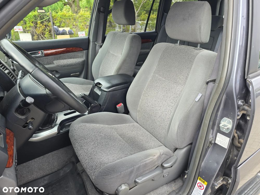 Toyota Land Cruiser - 12