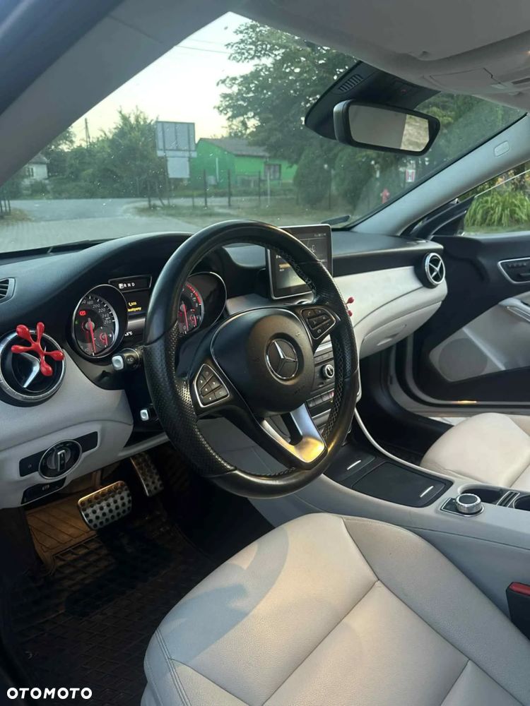 Mercedes-Benz CLA 250 7G-DCT AMG Line - 8