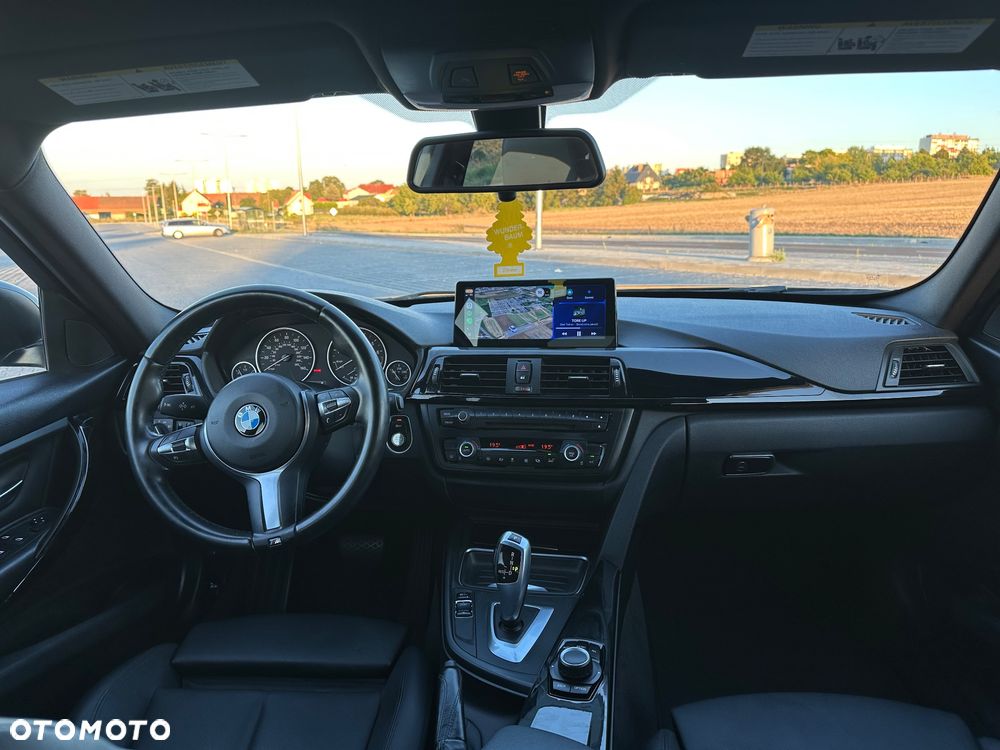 BMW Seria 3 320i - 17