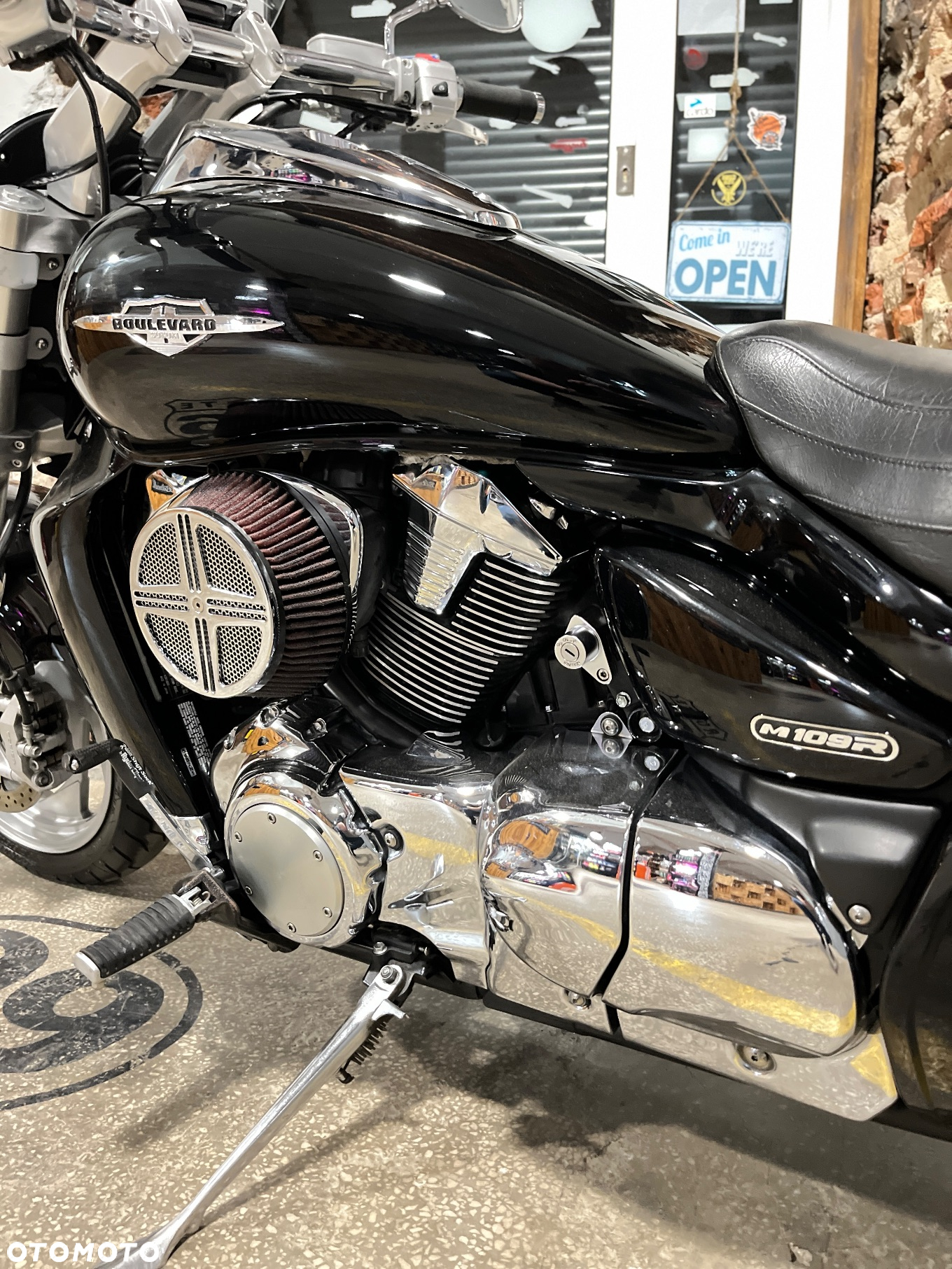 Suzuki Intruder - 17