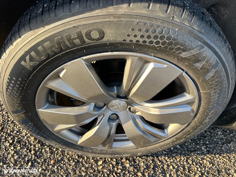 Peugeot 2008 1.2 PureTech Style - 23