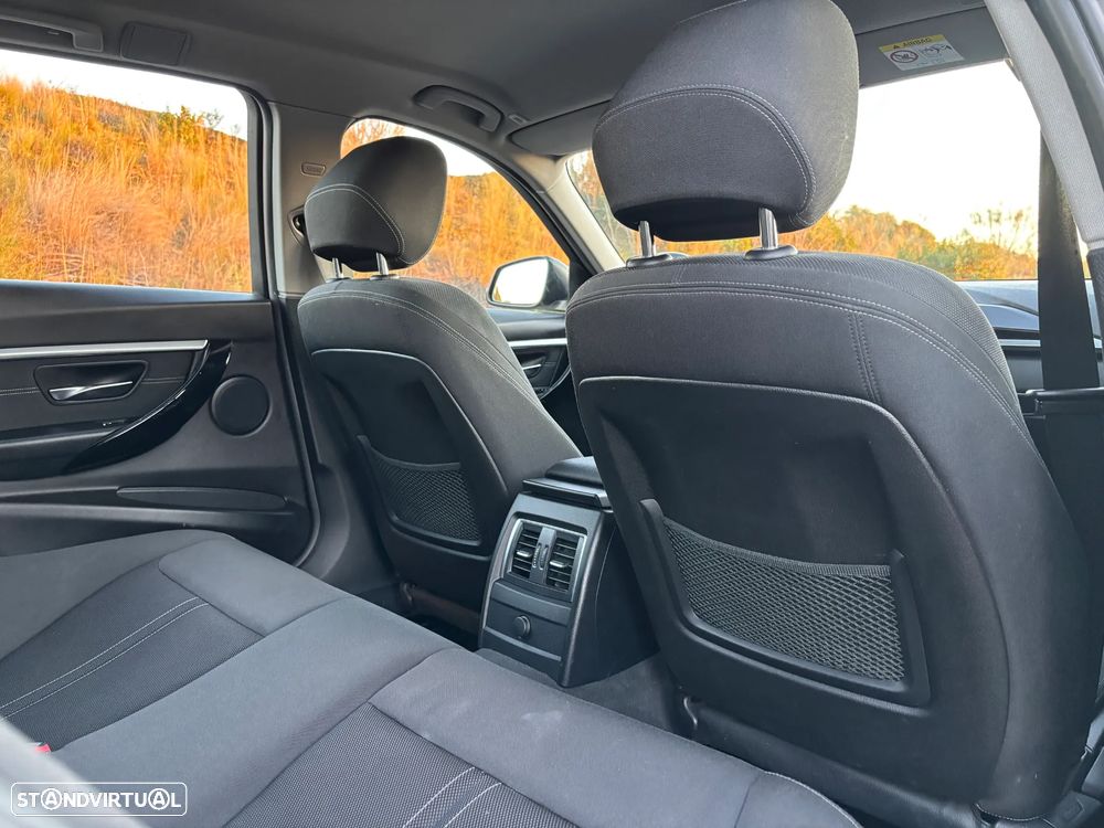 BMW 320 d Touring ED Line Sport Shadow Auto - 33