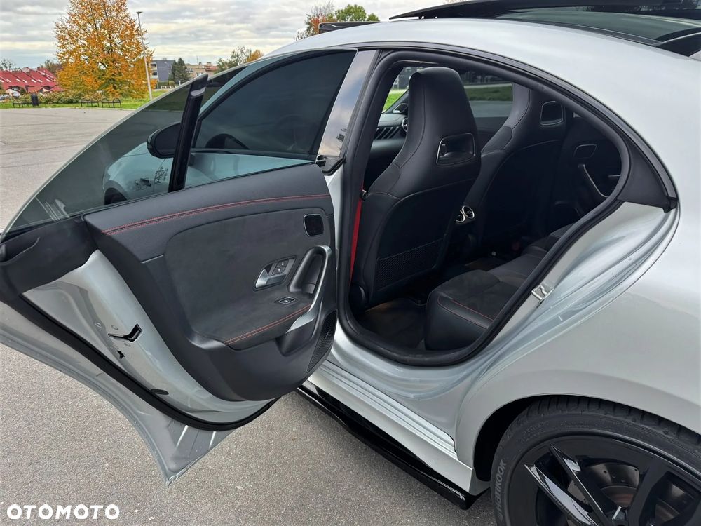 Mercedes-Benz CLA AMG 35 4Matic AMG Speedshift 7G-DCT - 28