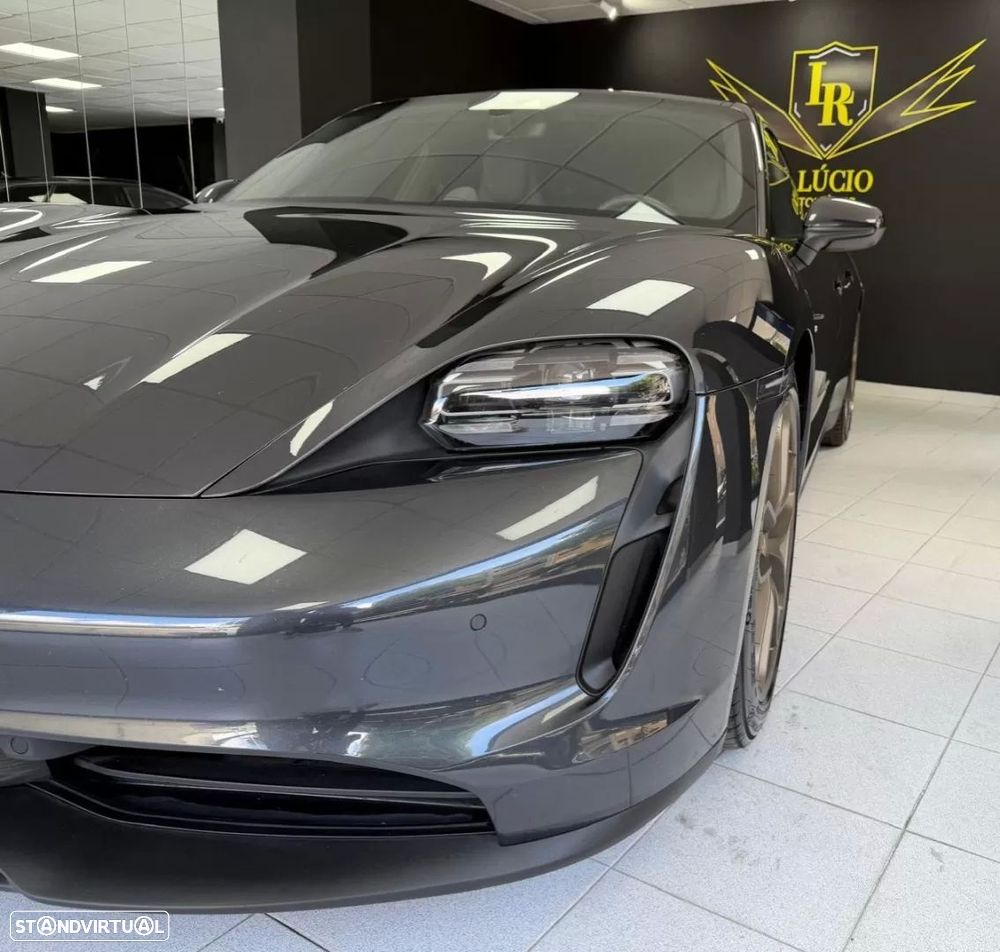 Porsche Taycan - 7