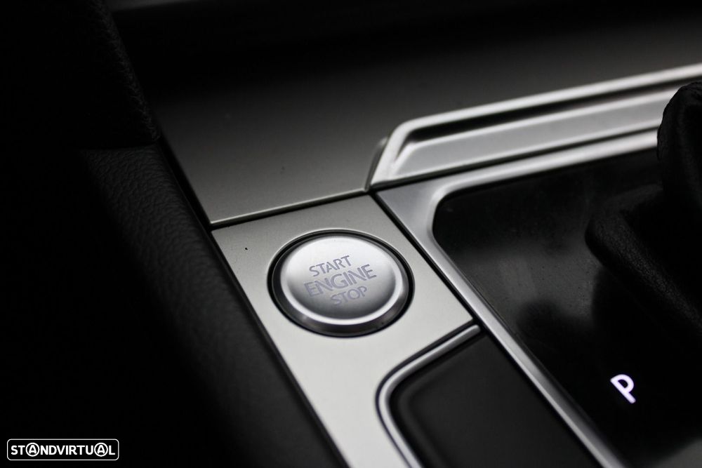 VW Passat Variant 2.0 TDi Business Package DSG - 23