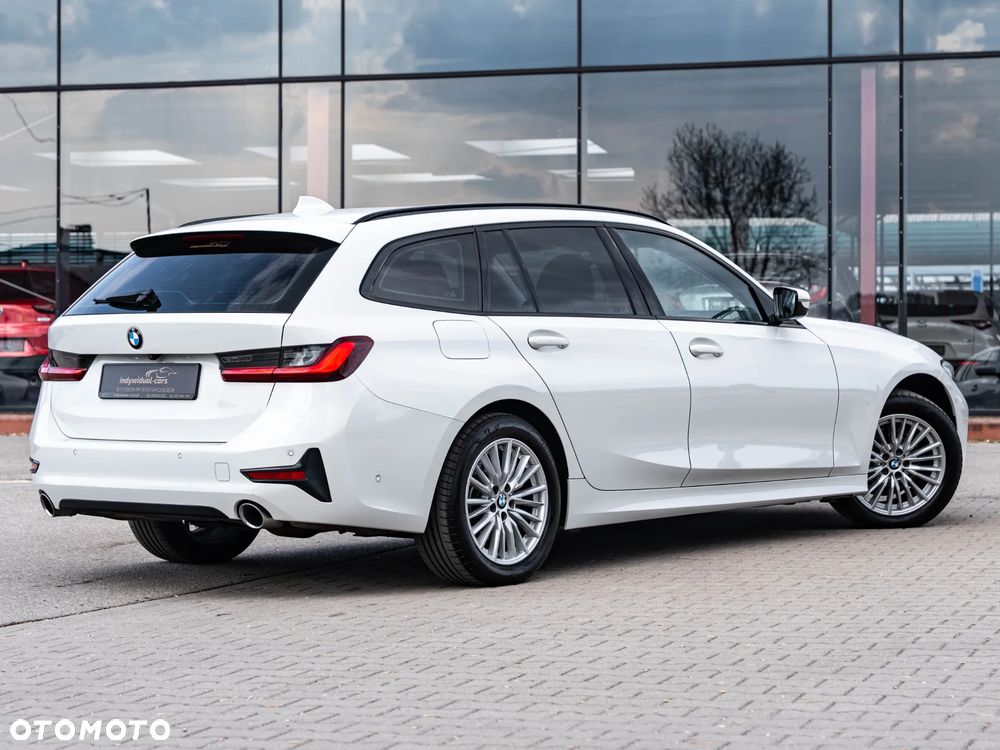 BMW Seria 3 320d Sport Line Shadow - 12