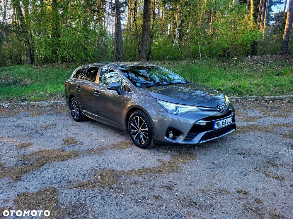 Toyota Avensis Touring Sports 2.0 D-4D Team Deutschland - 18