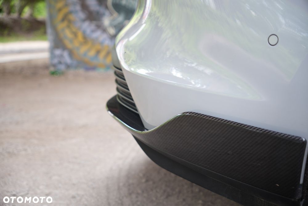 Porsche Taycan Turbo S - 17