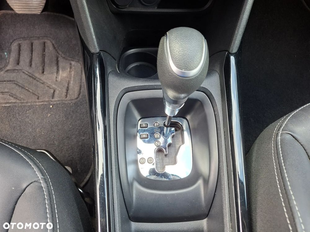 Peugeot 2008 PureTech 110 GPF Stop&Start EAT6 Allure - 17