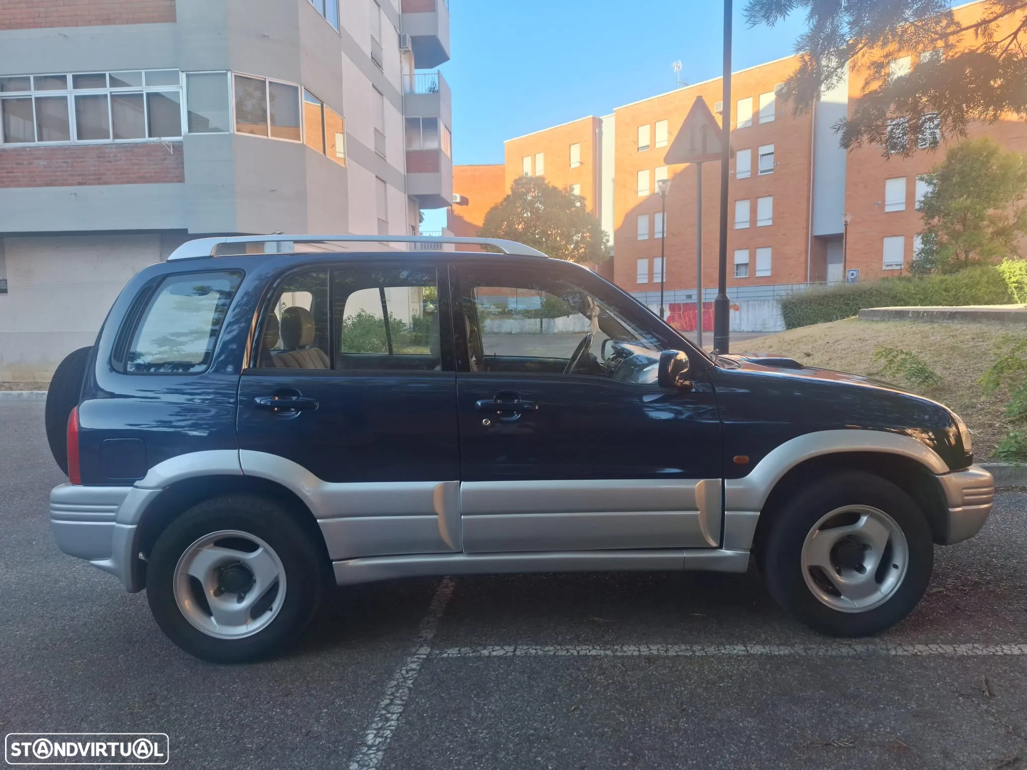 Suzuki Grand Vitara Metal Top 2.0 TDi - 2
