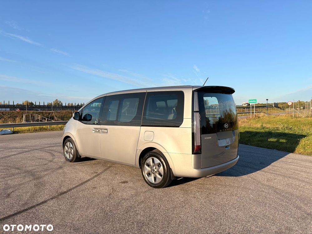 Hyundai Staria 2024 photo 5