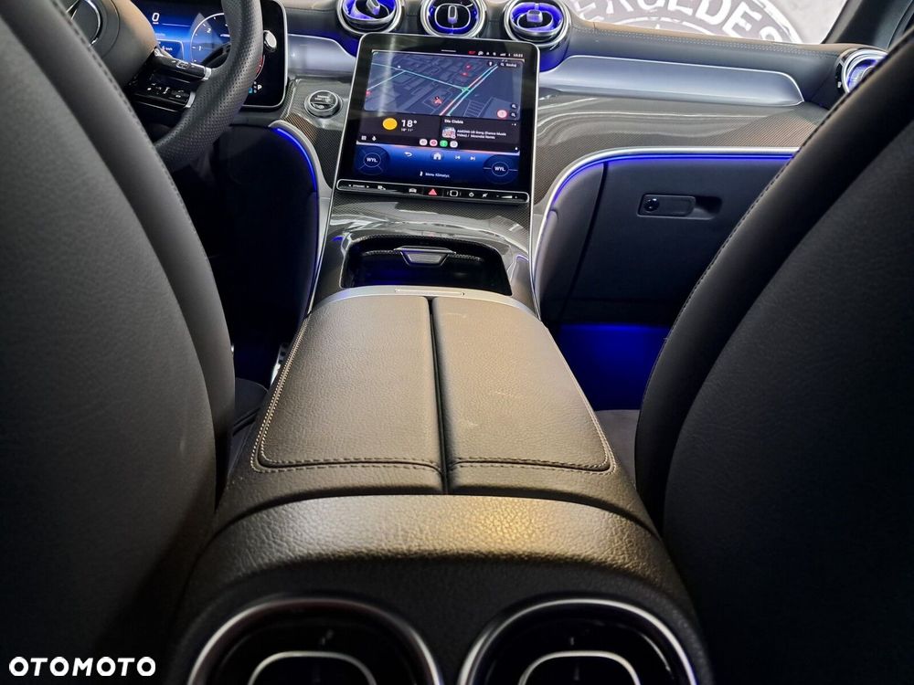 Mercedes-Benz GLC - 33