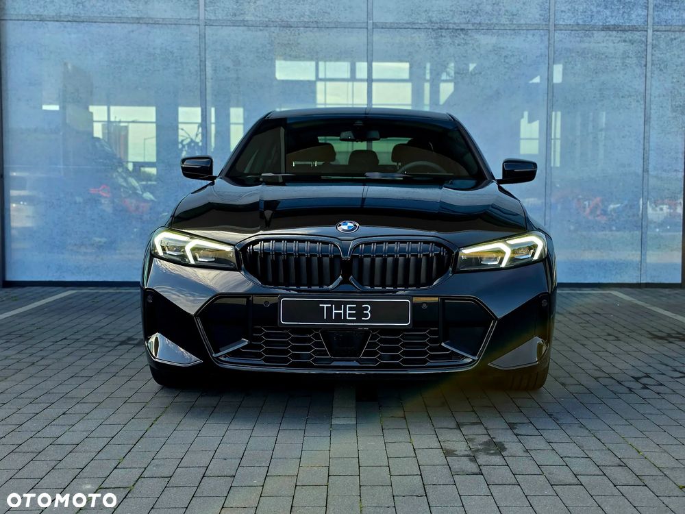 BMW Seria 3 330i xDrive M Sport - 11