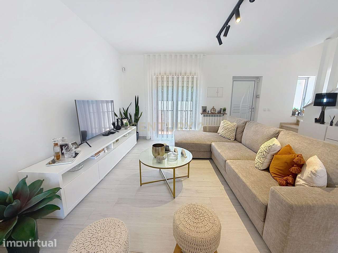 Moradia T3 com Garagem, Terraço Privativo, Churrasqueira, Piscina e Vi - Grande imagem: 4/60