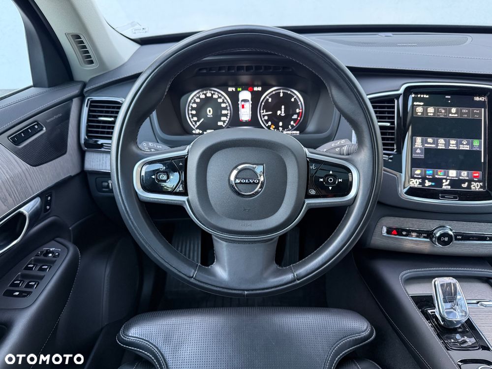 Volvo XC 90 B5 D AWD Plus Bright - 19