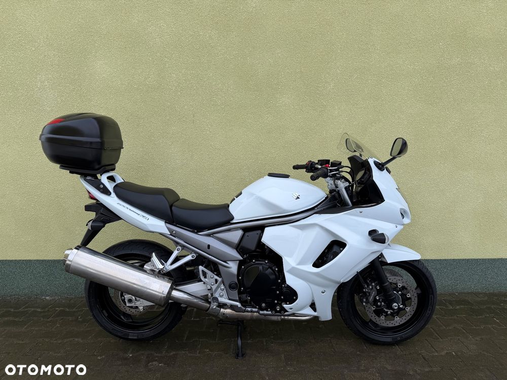 Suzuki GSX - 7