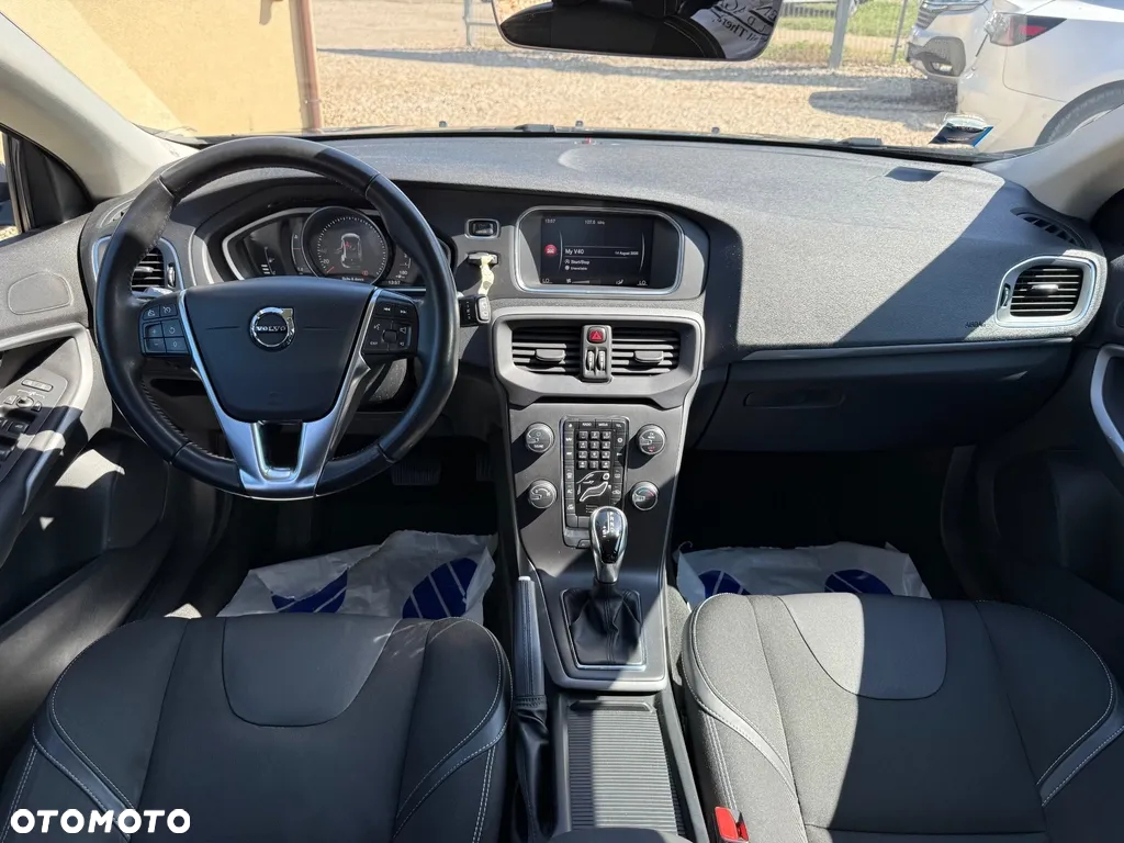 Volvo V40 D2 Geartronic Momentum - 18
