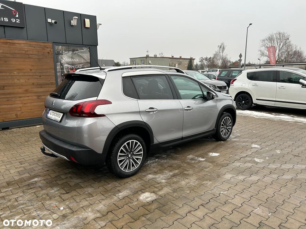 Peugeot 2008 1.2 Pure Tech Allure S&S - 5