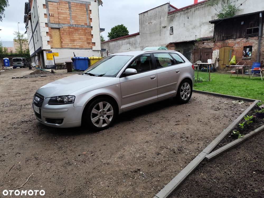 Audi A3 Sportback 2.0T FSI Quattro Ambition - 1
