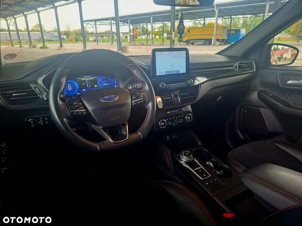 Ford Kuga 2.0 EcoBlue AWD ST-Line - 4