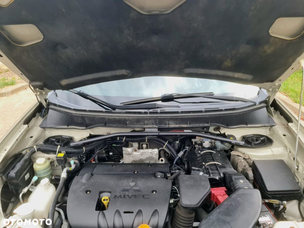 Mitsubishi Outlander 2.4 4WD Invite - 35