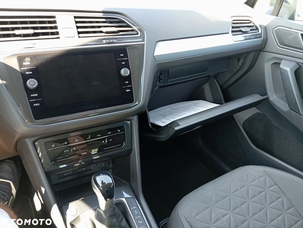 Volkswagen Tiguan - 26