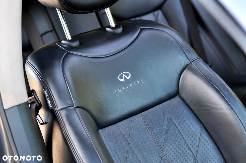 Infiniti QX70 - 27